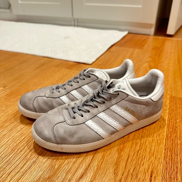 adidas gazelle silver green womens Adidas Gazelle Indoor Shoes in Grey Two / Cloud White / Gold Metallic main image 0